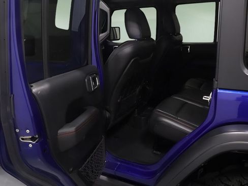 Certified 2018 Jeep Wrangler Unlimited Rubicon AWD/4WD image 13
