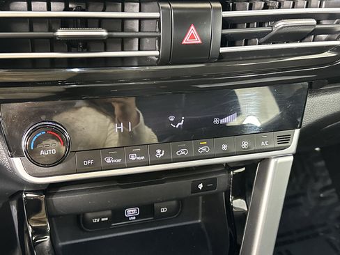 Certified 2021 Kia Seltos EX image 22