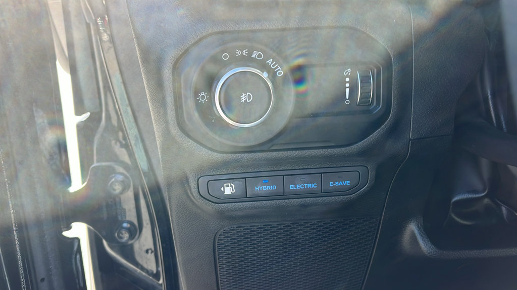 Used 2023 Jeep Wrangler Unlimited Rubicon 4xe AWD/4WD image 11