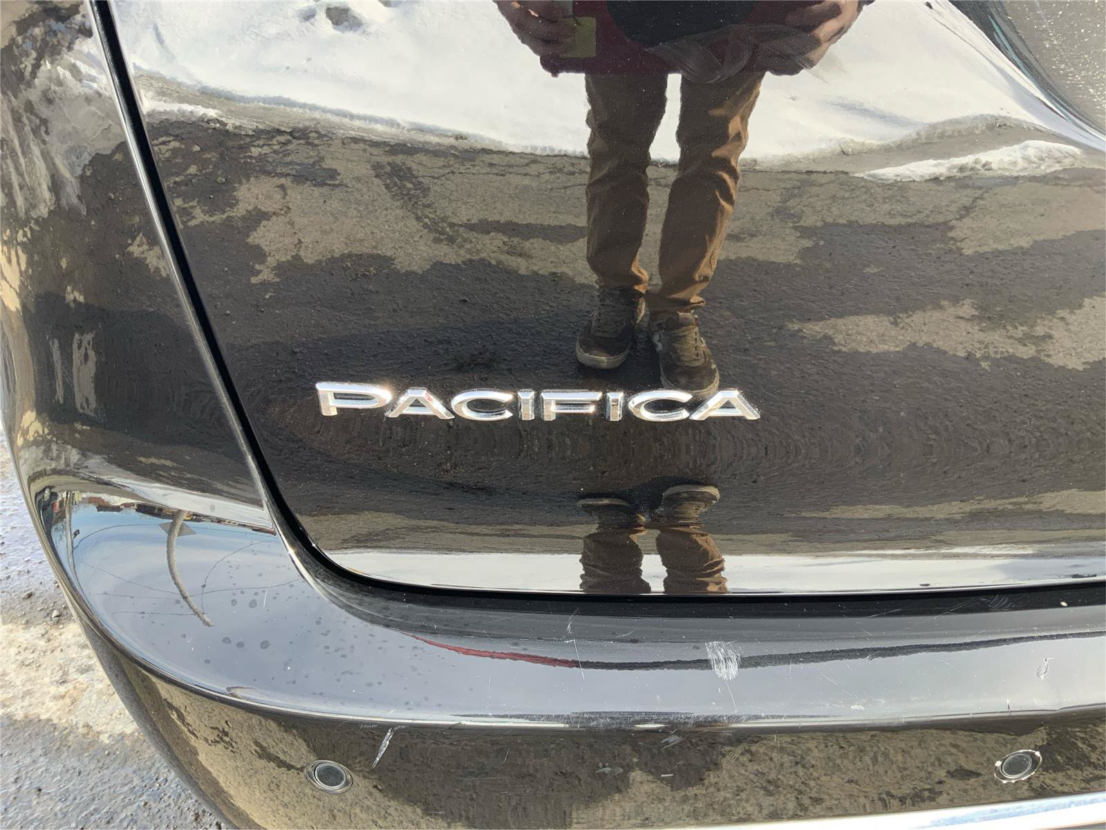 Used 2024 Chrysler Pacifica Touring-L FWD image 24
