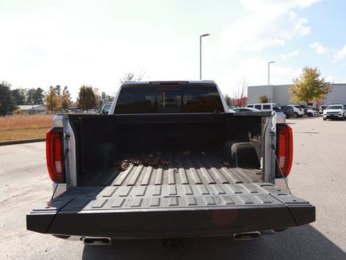 Used 2022 GMC Sierra 1500 SLT w/ SLT Premium Plus Package image 9