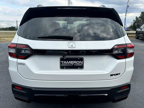 New 2026 Honda Pilot Sport image 4