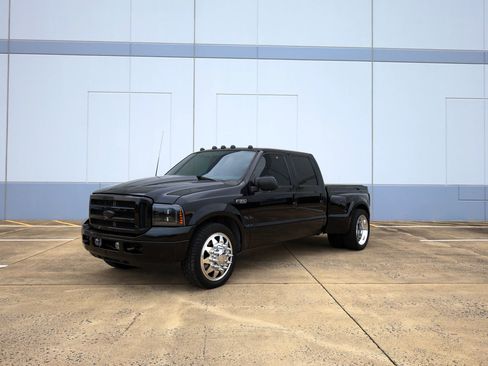 Used 2003 Ford F350 XLT image 2