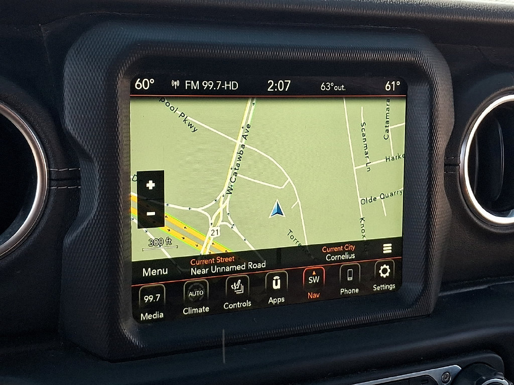 Used 2022 Jeep Wrangler Unlimited Sahara w/ Cold Weather Group AWD/4WD image 16