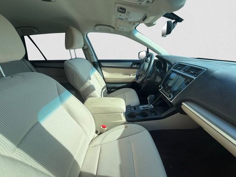 Used 2019 Subaru Outback 2.5i Premium w/ Popular Package #2 AWD/4WD image 12