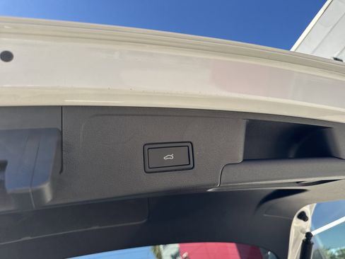 New 2026 Volkswagen Atlas Cross Sport SEL R-Line image 8