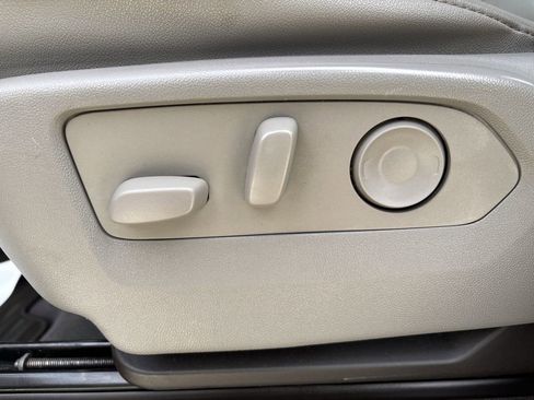 Used 2024 Chevrolet Silverado 2500 LTZ w/ LTZ Convenience Package image 23