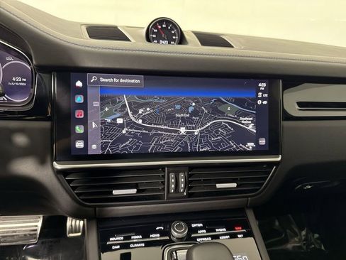 Certified 2023 Porsche Cayenne Turbo AWD/4WD image 26