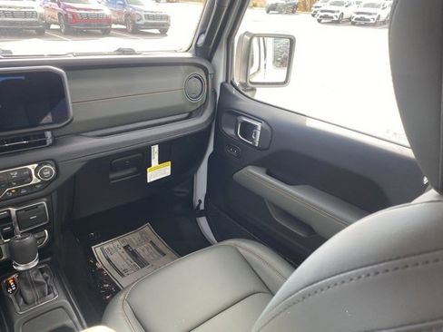 New 2026 Jeep Gladiator Mojave image 36