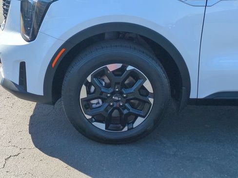 Certified 2025 Kia Sorento S AWD/4WD image 11