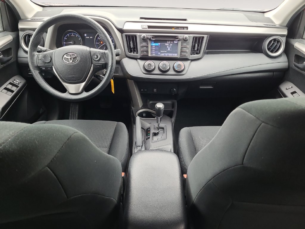 Used 2018 Toyota RAV4 LE AWD/4WD image 10
