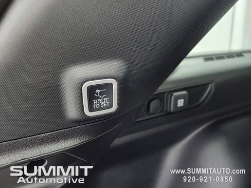 New 2025 Jeep Grand Cherokee Limited w/ Black Appearance Package image 31