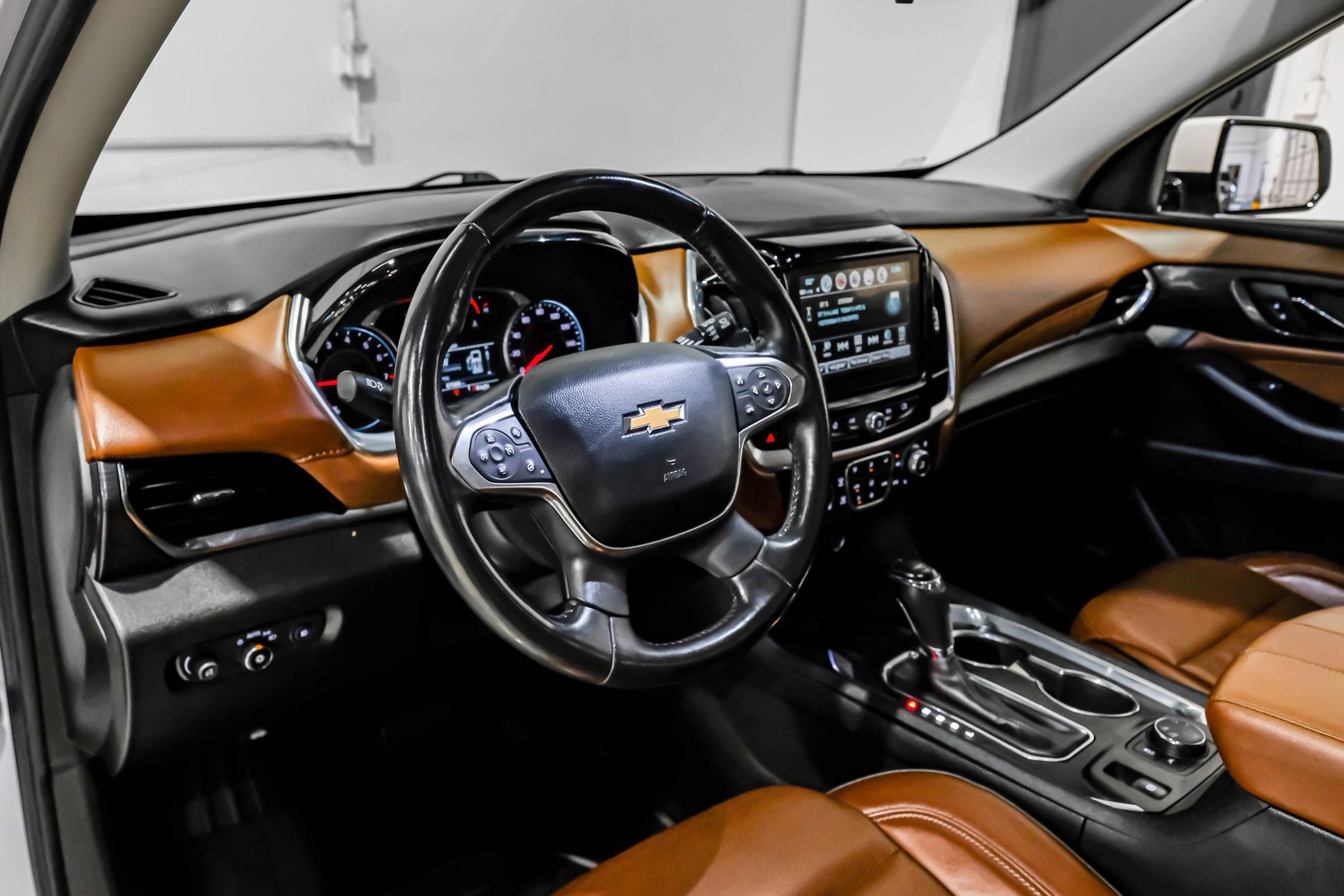 Used 2019 Chevrolet Traverse High Country w/ LPO, Floor Liner Package AWD/4WD image 20