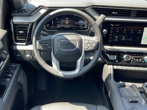 New 2025 GMC Sierra 2500 Denali w/ Denali Reserve Package image 16