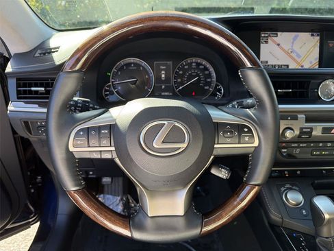 Used 2016 Lexus ES 350 w/ Navigation System Package FWD image 16