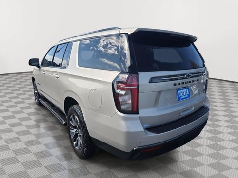 Used 2021 Chevrolet Suburban Z71 w/ Z71 Signature Package AWD/4WD image 6