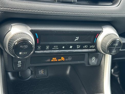 Used 2023 Toyota RAV4 XLE FWD image 19