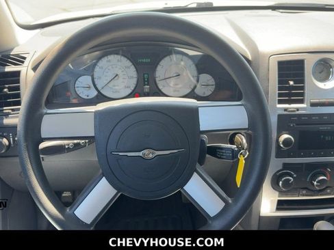 Used 2009 Chrysler 300 LX RWD image 11