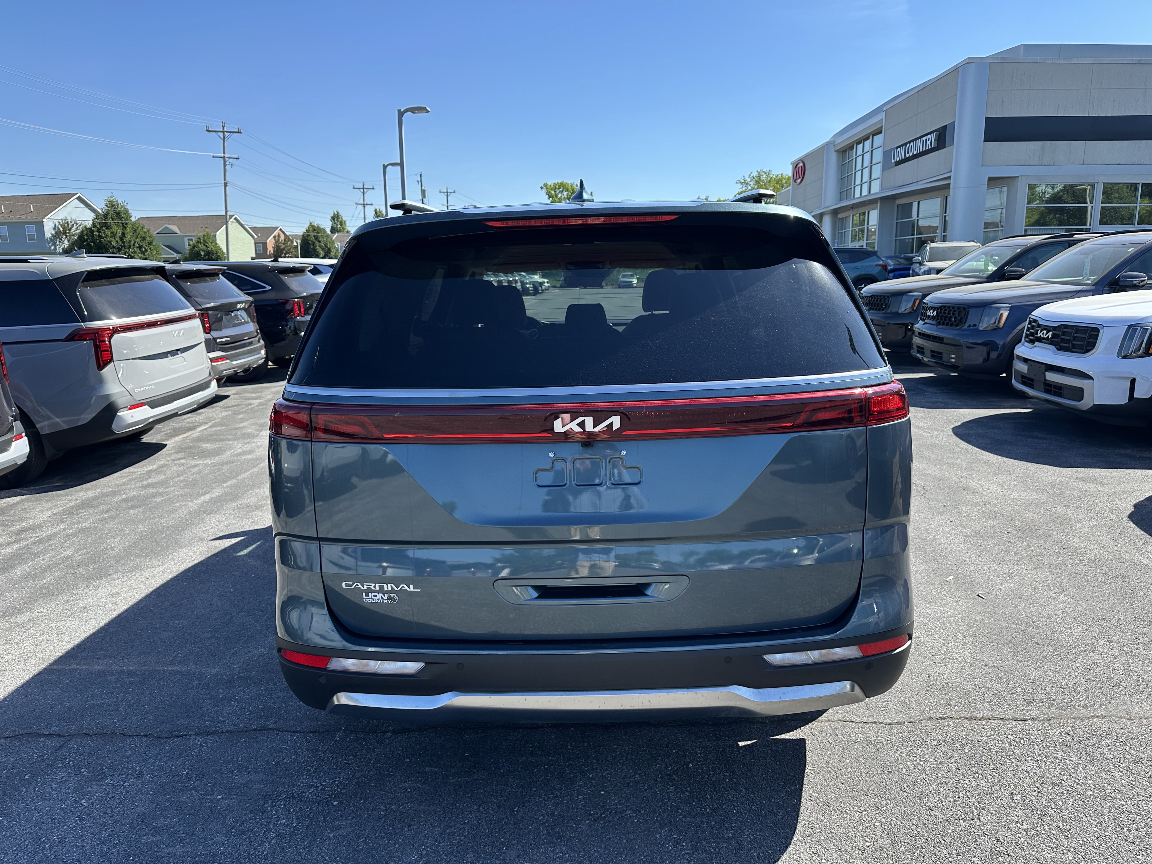 Used 2024 Kia Carnival SX FWD image 6