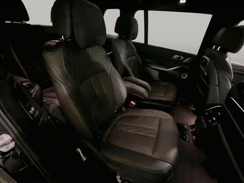 Certified 2025 BMW X7 M60i AWD/4WD image 19