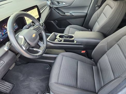 Used 2026 Chevrolet Equinox LT FWD image 4