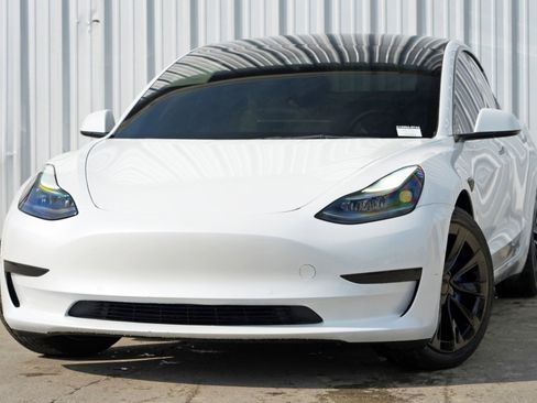 Used 2022 Tesla Model 3 image 3