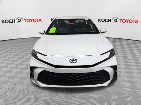 Used 2025 Toyota Camry SE FWD image 2