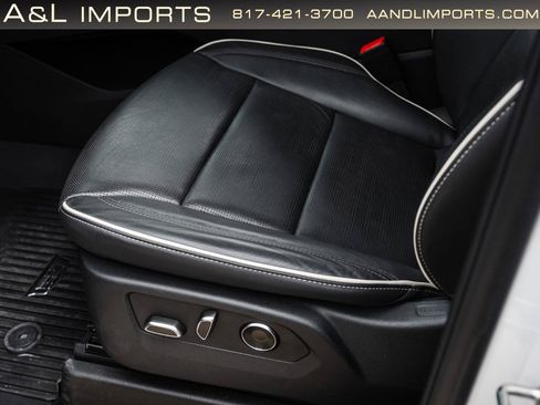 Used 2024 Cadillac Escalade ESV Premium Luxury w/ Performance Package AWD/4WD image 41