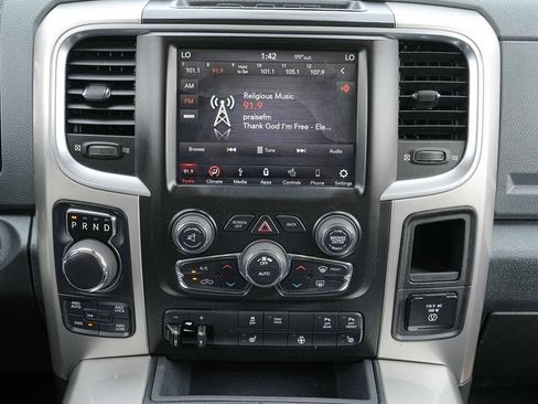 Used 2018 RAM 1500 Big Horn AWD/4WD image 29