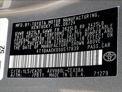 Used 2025 Toyota Camry SE image 38