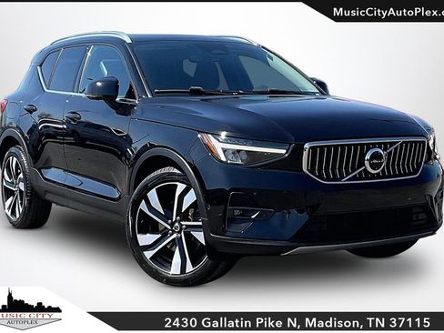 Used 2024 Volvo XC40 B5 Plus w/ Protection Package Premier image 1