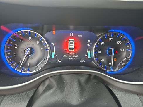 Used 2025 Chrysler Pacifica Select FWD image 18