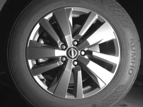 Used 2025 Nissan Pathfinder SV FWD image 9