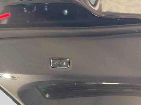 Used 2025 Ford Expedition Platinum AWD/4WD image 23