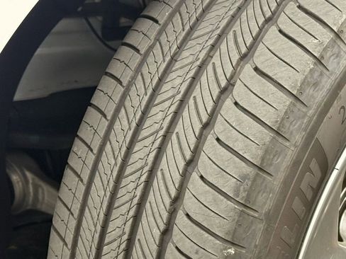 Used 2026 Genesis GV70 2.5T Select image 37