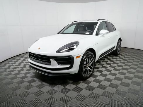 New 2026 Porsche Macan image 28