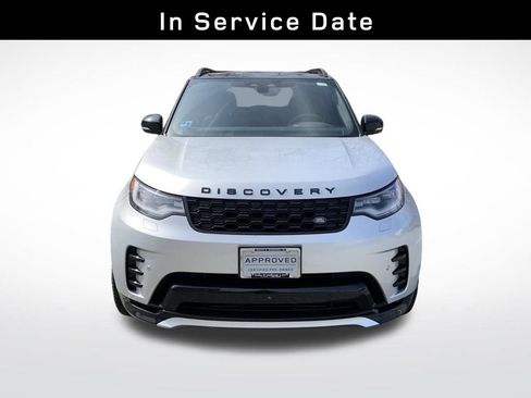 Used 2024 Land Rover Discovery Dynamic SE AWD/4WD image 2