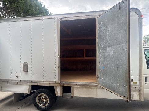 Used 2003 Ford E-450 and Econoline 450 RWD image 16