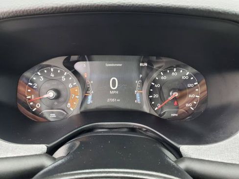 Used 2023 Jeep Compass Latitude AWD/4WD image 10
