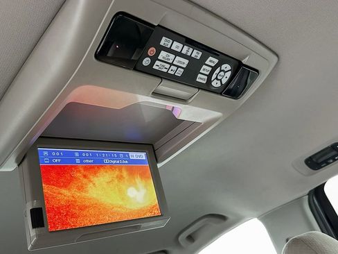 Used 2017 Honda Odyssey SE image 23