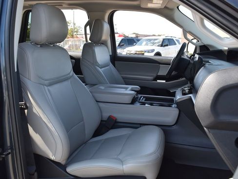 Certified 2025 Ford Expedition Active AWD/4WD image 32