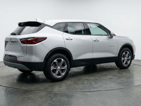 Used 2025 Chevrolet Blazer LT FWD image 9