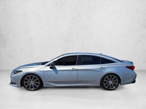 Used 2019 Toyota Avalon XSE w/ All Weather Liner Package FWD image 9