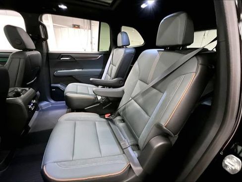 Used 2025 GMC Acadia AT4 w/ Luxury Package AWD/4WD image 25