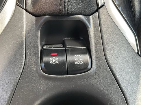 Used 2023 Toyota Corolla Cross SE image 15