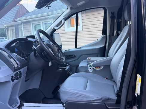 Used 2017 Ford Transit 150 130 Low Roof w/ Exterior Upgrade Package RWD image 12