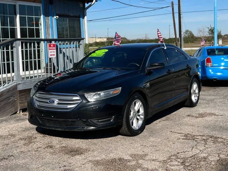 Used 2015 Ford Taurus SEL FWD image 2