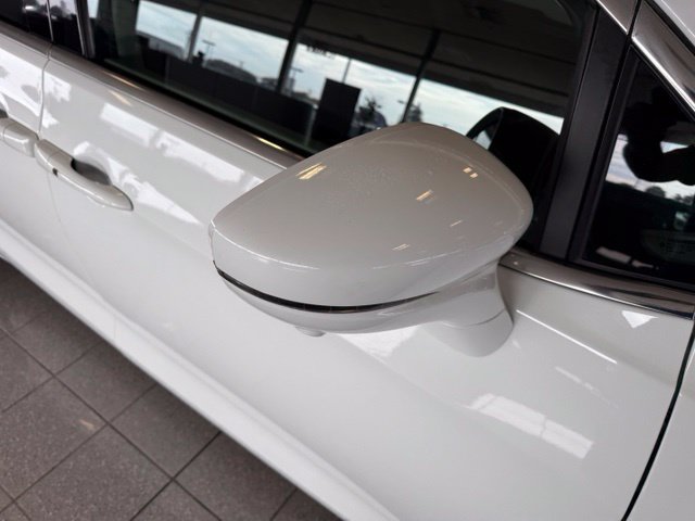Used 2022 Chrysler Pacifica Touring-L w/ Uconnect Theater Family Group FWD image 12