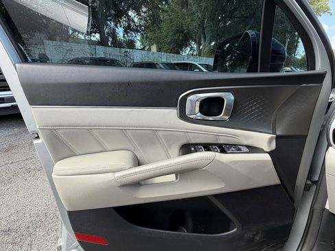 Certified 2022 Kia Sorento SX AWD/4WD image 19