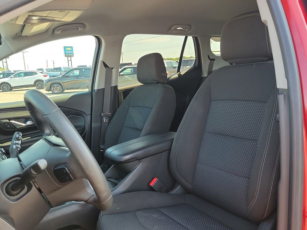 Used 2022 GMC Terrain SLE w/ Driver Convenience Package FWD image 11